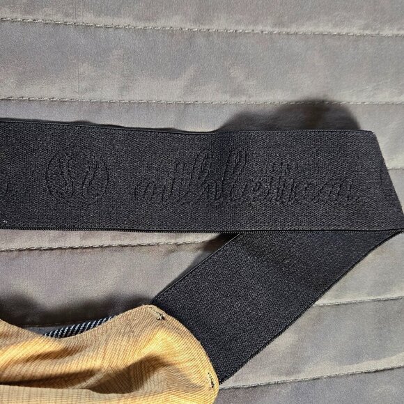 Lululemon Tank with Graphic logo straps - 10 Black w/White micro stripe - Picture 4 of 5